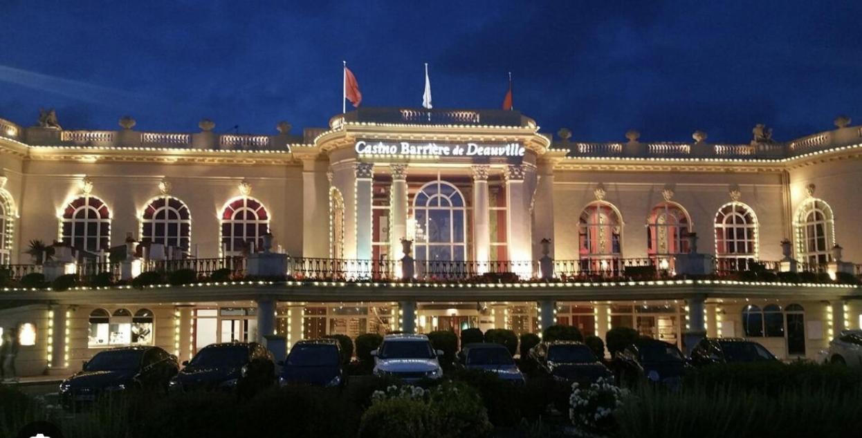 Grand Studio Hyper Centre Avec Balcon Tout Refait Mars 2025 Deauville Eksteriør billede