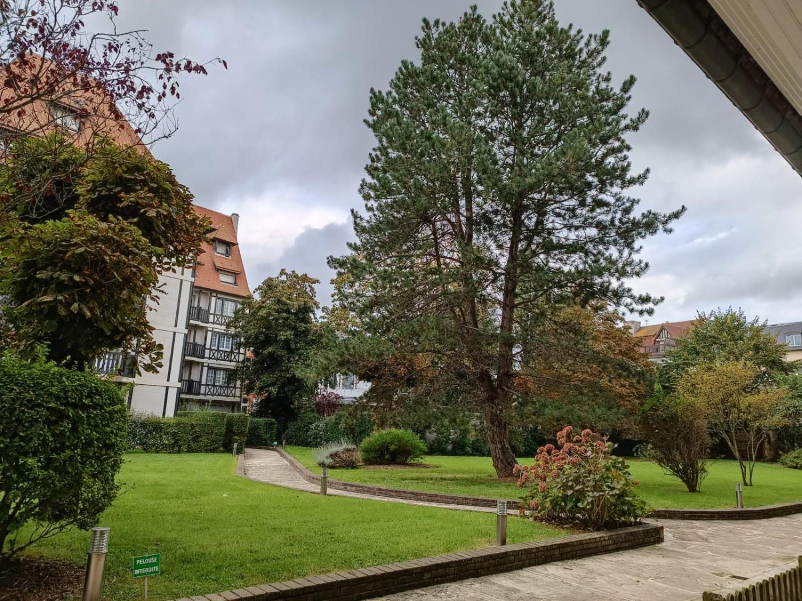 Grand Studio Hyper Centre Avec Balcon Tout Refait Mars 2025 Deauville Eksteriør billede